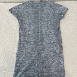 Swiftly Tech Lululemon shirt